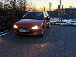 Rot Gebraucht 2000 Peugeot 106 Kleinwagen | 1.650 € (Teuer)
