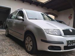 Silber Gebraucht 2008 Skoda 105 Limousine | 1.900 €