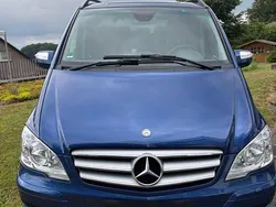 Blau Gebraucht 2012 Mercedes Viano Edition Van / Kleinbus | 24.999 €