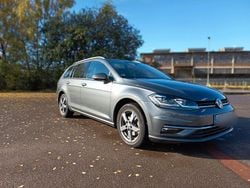 Grau Gebraucht 2020 VW Golf VII Highline Kombi | 17.500 € (Fairer Preis)