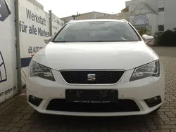 Weiß Gebraucht 2016 Seat Leon Style Kombi | 5.999 € (Guter Preis)