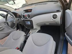Blau Gebraucht 2006 Citroën C3 Kleinwagen | 999 €