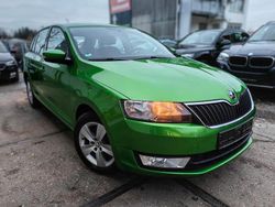 Grün Gebraucht 2016 Skoda Rapid Ambition Kombi | 6.900 € (Fairer Preis)
