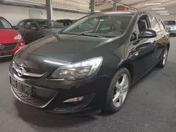 Schwarz Gebraucht 2016 Opel Astra Style Kombi | 8.490 € (Fairer Preis)