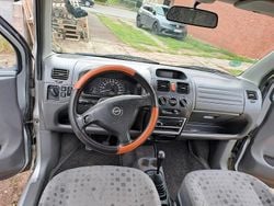 Grau Gebraucht 2001 Opel Agila Kleinwagen | 700 € (Guter Preis)