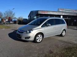 Grau Gebraucht 2011 Opel Zafira Design Edition Van / Kleinbus | 2.999 € (Fairer Preis)