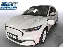 Starweiß metallic Gebraucht 2023 Ford Mustang Mach-E Extended Range SUV | 48.980 € (Fairer Preis)