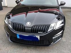 Schwarz Gebraucht 2019 Skoda Octavia Kombi | 16.900 €