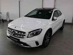 Weiß Gebraucht 2018 Mercedes GLA250 Urban SUV | 24.890 € (Etwas zu teuer)