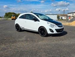 Weiß Gebraucht 2011 Opel Corsa Color Edition Kleinwagen | 4.800 € (Fairer Preis)