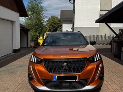 Orange Gebraucht 2020 Peugeot 2008 GT SUV | 15.999 € (Fairer Preis)