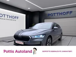 Grau Gebraucht 2024 Skoda Superb Selection Kombi | 32.777 € (Guter Preis)