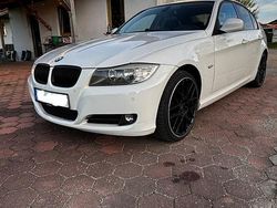 Weiß Gebraucht 2009 BMW 318 Limousine | 7.900 € (Teuer)