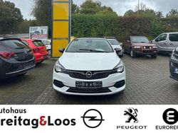 Schneeweiss dach schwarz Gebraucht 2021 Opel Astra Design & Tech Limousine | 14.500 € (Etwas zu teuer)