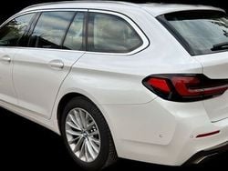 Weiß Gebraucht 2021 BMW 530 Luxury Line Kombi | 47.900 €