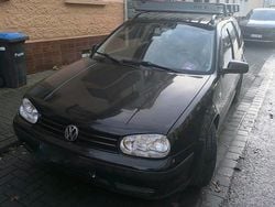 Schwarz Gebraucht 2000 VW Golf IV Kombi | 450 € (Guter Preis)