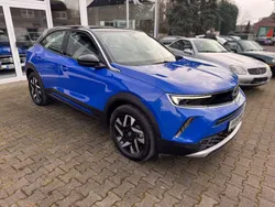 Perl blau/voltaik blau Gebraucht 2021 Opel Mokka-e Elegance SUV | 19.950 € (Fairer Preis)