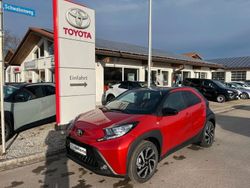 Rot Gebraucht 2024 Toyota Aygo X Team SUV | 15.990 € (Guter Preis)