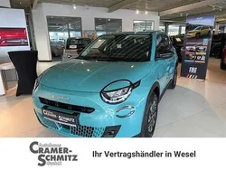 Blau Neu 2025 Fiat 600 Limousine | 24.990 € (Guter Preis)