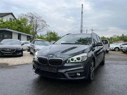 Grau Gebraucht 2016 BMW 220 Gran Tourer Luxury Line Van / Kleinbus | 12.999 € (Etwas zu teuer)