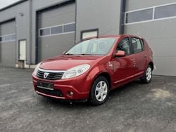 Feuerrot Gebraucht 2012 Dacia Sandero Lauréate Limousine | 3.600 € (Guter Preis)