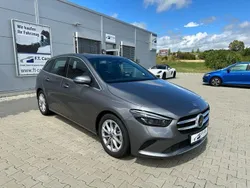 Grau Gebraucht 2020 Mercedes B200 Van / Kleinbus | 28.980 € (Teuer)