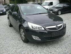 Schwarz Gebraucht 2011 Opel Astra Design Edition Kombi | 2.990 € (Guter Preis)