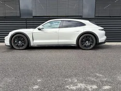 Grau Gebraucht 2022 Porsche Taycan Turbo Cross Turismo Limousine | 79.600 €