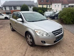 Silber Gebraucht 2007 Kia Ceed 2 Limousine | 1.299 € (Teuer)