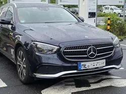 Blau Gebraucht 2021 Mercedes E300 Avantgarde Kombi | 30.500 € (Guter Preis)