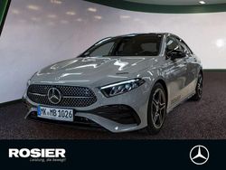 Grau Gebraucht 2025 Mercedes A200 AMG Limousine | 40.290 €