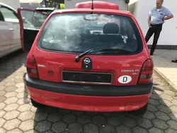 Rot Gebraucht 2000 Opel Corsa Edition Limousine | 1.100 € (Guter Preis)