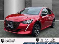 Rot Gebraucht 2021 Peugeot e-208 GT Kleinwagen | 17.350 € (Fairer Preis)