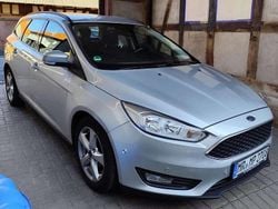 Grau Gebraucht 2016 Ford Focus Business Edition Kombi | 6.249 € (Guter Preis)