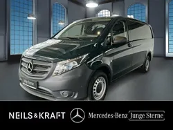 Granitgrün Gebraucht 2023 Mercedes Vito Van / Kleinbus | 33.177 € (Guter Preis)