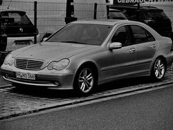 Grau Gebraucht 2001 Mercedes C320 Avantgarde Limousine | 3.599 € (Fairer Preis)