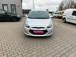 Silber Gebraucht 2010 Hyundai ix20 Comfort Van / Kleinbus | 7.990 € (Etwas zu teuer)