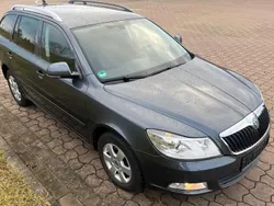 Grau Gebraucht 2011 Skoda Octavia Impuls Edition Kombi | 4.499 € (Superpreis)