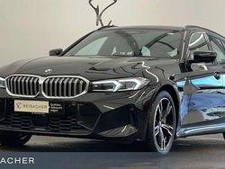 Saphirschwarz metallic Gebraucht 2023 BMW 330 M Sport Kombi | 45.990 €