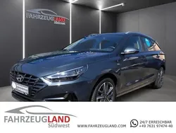 Blau Gebraucht 2024 Hyundai i30 Trend Kombi | 21.990 €
