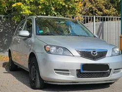 Grau Gebraucht 2005 Mazda 2 Kleinwagen | 1.500 € (Fairer Preis)