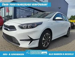 Weiß Neu 2025 Kia Ceed Sportswagon Kombi | 21.790 € (Guter Preis)