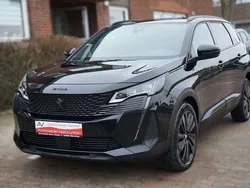 Lackierung schwarz perla nera/ Gebraucht 2024 Peugeot 5008 GT Van / Kleinbus | 29.670 € (Superpreis)