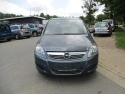 Blau Gebraucht 2012 Opel Zafira Selection Van / Kleinbus | 4.399 € (Fairer Preis)