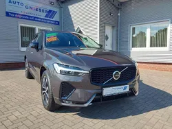 Grau Gebraucht 2023 Volvo XC60 Plus SUV | 44.490 € (Fairer Preis)