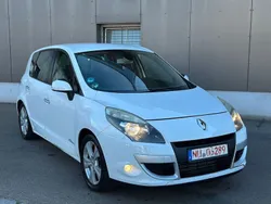 Weiß Gebraucht 2010 Renault Scénic III Dynamique Van / Kleinbus | 2.900 € (Superpreis)