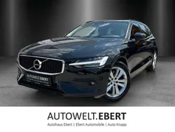 Onyx black / Gebraucht 2022 Volvo V60 Momentum Kombi | 31.890 € (Fairer Preis)