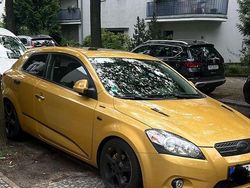 Gold Gebraucht 2006 Kia Ceed Kleinwagen | 3.290 €