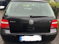 Schwarz Gebraucht 2003 VW Golf IV Kleinwagen | 5.000 €