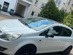 Weiß Gebraucht 2011 Opel Corsa Kleinwagen | 2.950 € (Fairer Preis)
